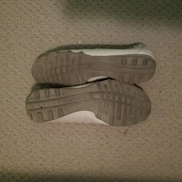 Sketchers size 10 Tan Flats - Picture 4 of 4